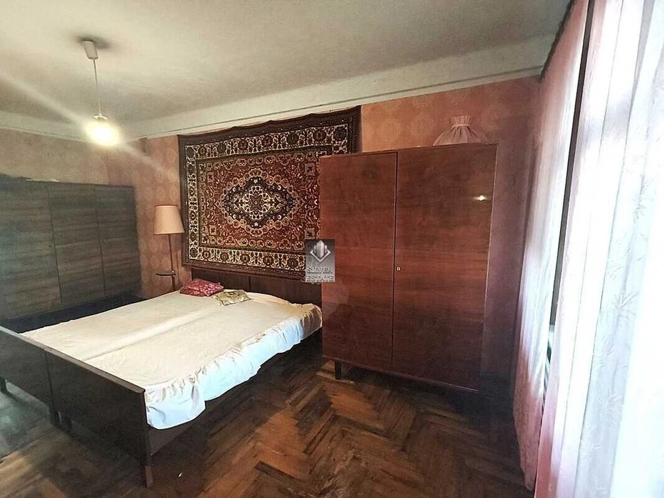 Продажа: 3-комнатная квартира раздельной планировки, ул. Сви