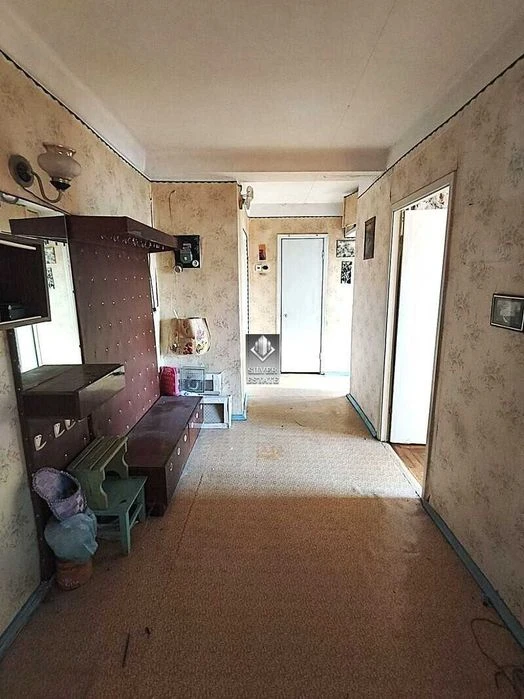 Продажа: 3-комнатная квартира раздельной планировки, ул. Сви