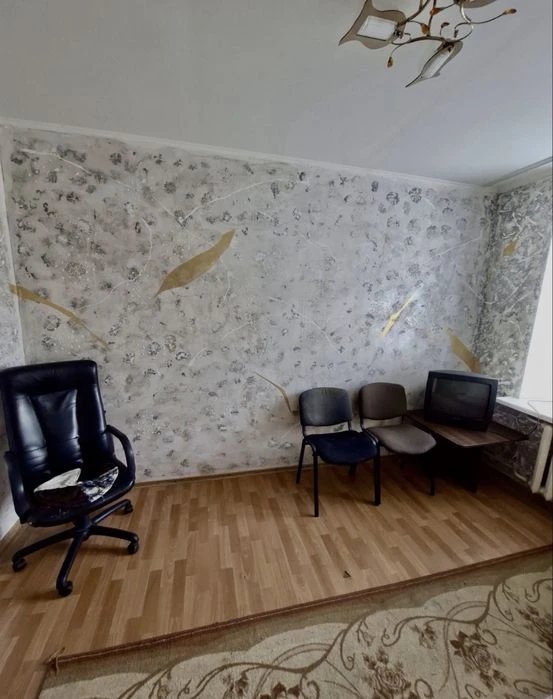Продаю 2х комнатную большую квартиру в Центре / М.Морская/ Р