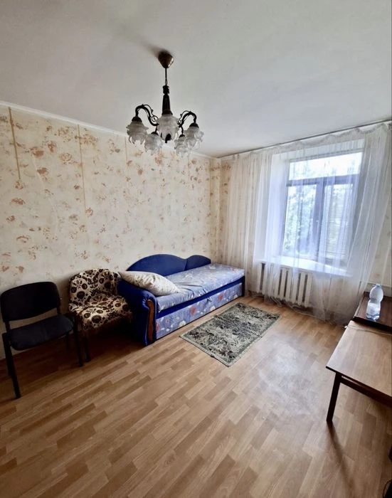 Продаю 2х комнатную большую квартиру в Центре / М.Морская/ Р