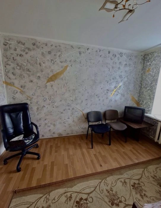 Продаю 2х комнатную большую квартиру в Центре / М.Морская/ Р