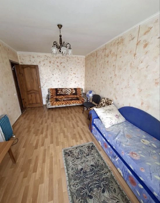 Продаю 2х комнатную большую квартиру в Центре / М.Морская/ Р