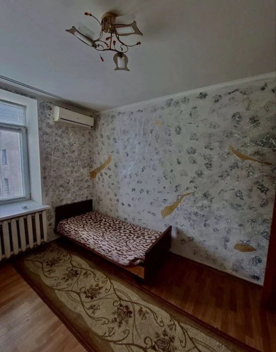 Продаю 2х комнатную большую квартиру в Центре / М.Морская/ Р