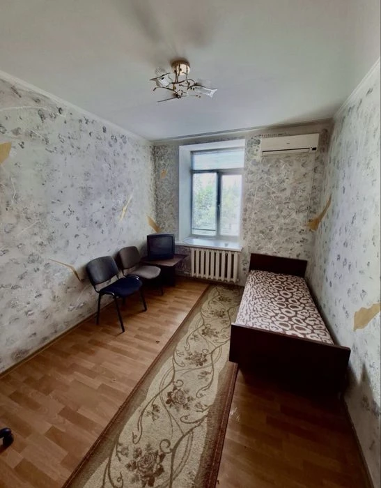 Продаю 2х комнатную большую квартиру в Центре / М.Морская/ Р