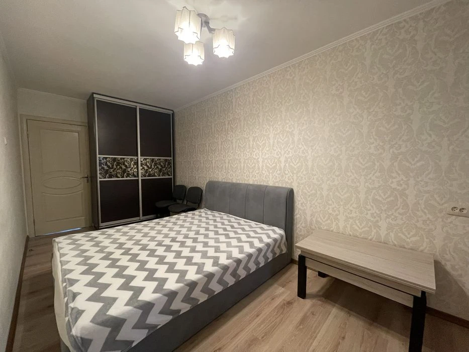 Продаж 3 квартири с кап. ремонтом площа Перемоги !
