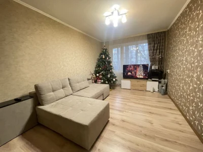 Продаж 3 квартири с кап. ремонтом площа Перемоги !