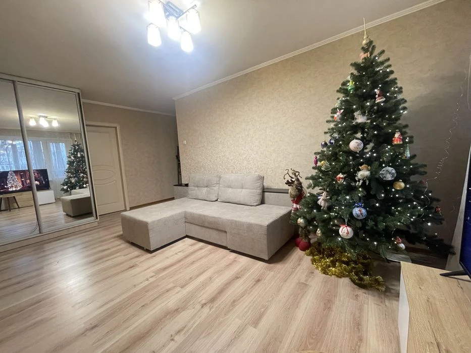 Продаж 3 квартири с кап. ремонтом площа Перемоги !