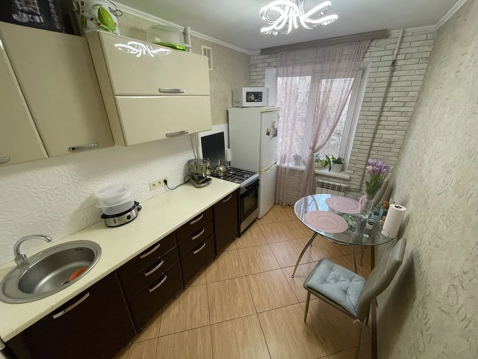 Продаж 3 квартири с кап. ремонтом площа Перемоги !