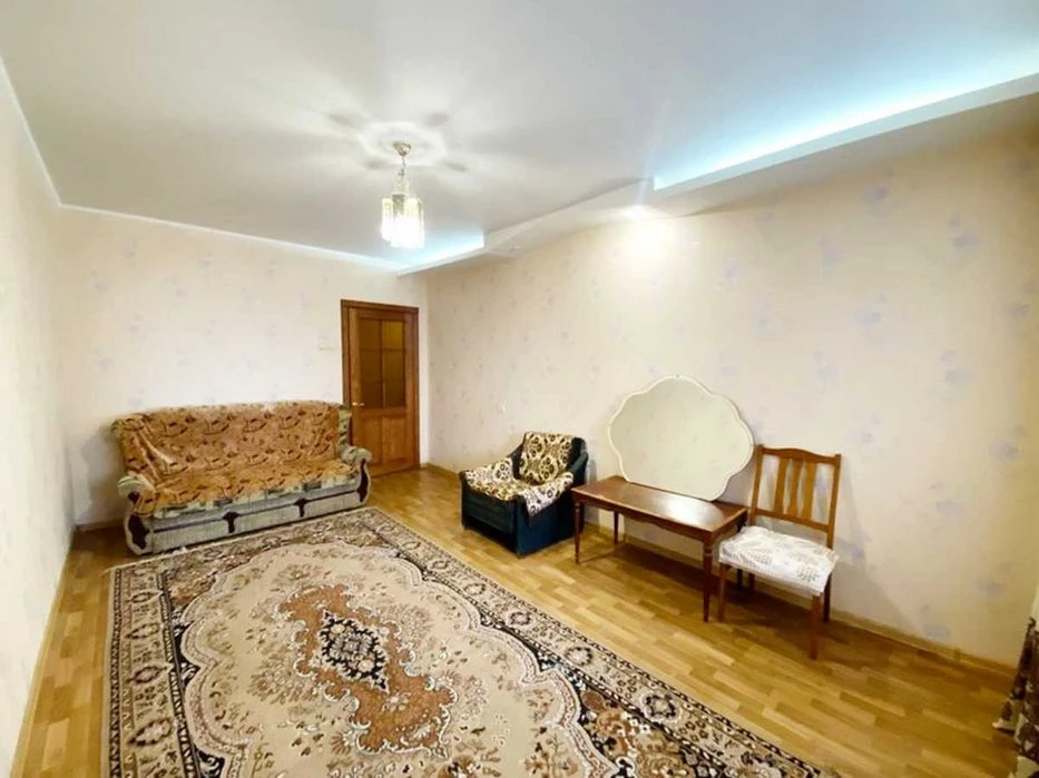 Продаю простору 1к.квартиру на Намиві з видом на річку.ц6