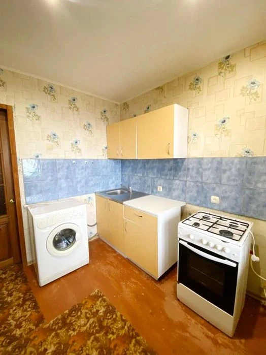Продаю простору 1к.квартиру на Намиві з видом на річку.ц6