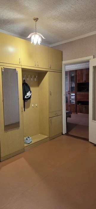 Продаю 3 комнатную квартиру на Океановской