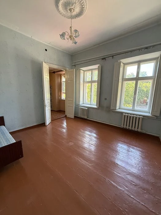 2 к/к  сталінка у центрі міста 16900 у.е терміново!!