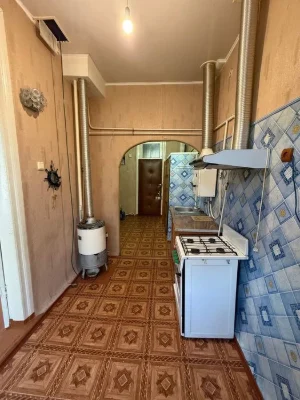 2 к/к  сталінка у центрі міста 16900 у.е терміново!!