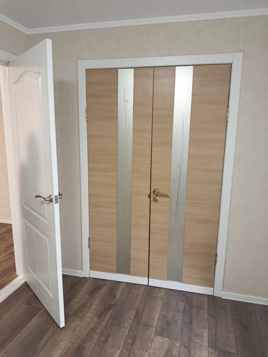 Продаю 2 к/кв ул.Корабелов 1/5,44/28/6,капитальный ремонт 30