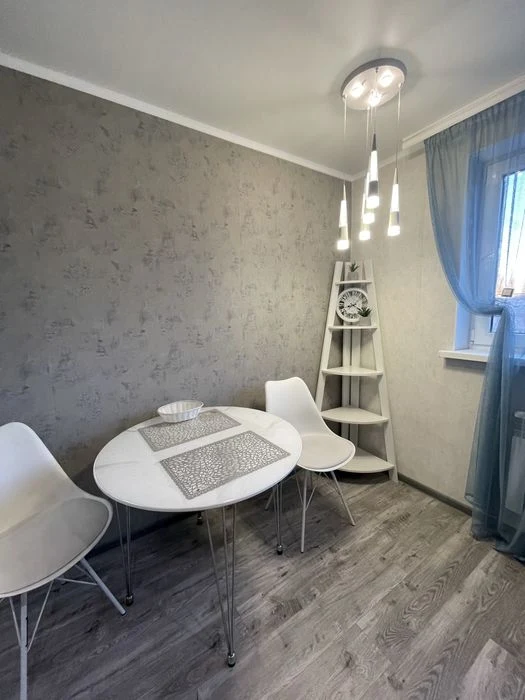 Продаж 1 кв. пл.Перемоги меблі  и техніка !