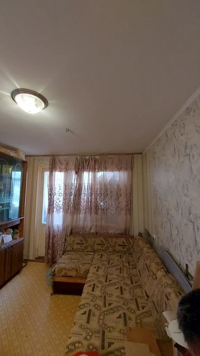 Продаєтся 3х.к Космонавтів  Баштанский ринок