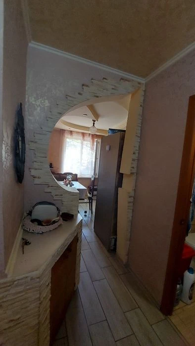 Продаєтся 3х.к Космонавтів  Баштанский ринок