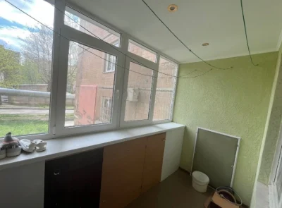 Продаєтся 3х.к Космонавтів  Баштанский ринок
