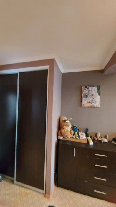 Продаєтся 3х.к Космонавтів  Баштанский ринок