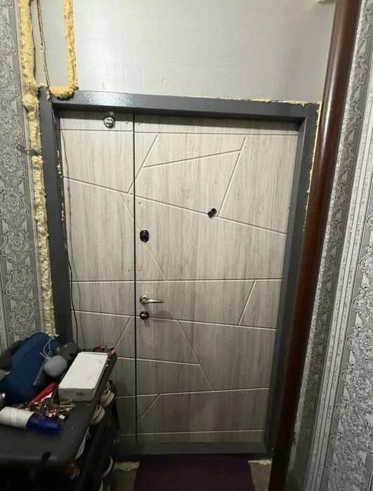 Продаю 3 к/к на Проспекті Центральному за Атлетіксом( Спортм