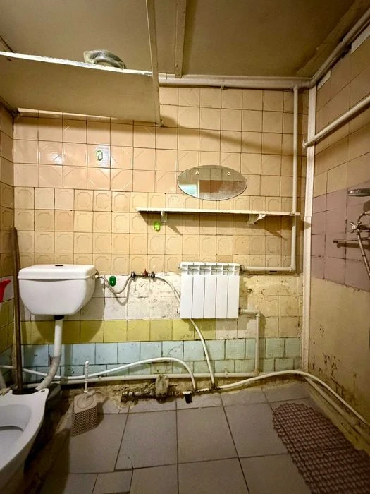 Продаю 2-кімнатну квартиру на землі, на розі вул. Даля та Ку