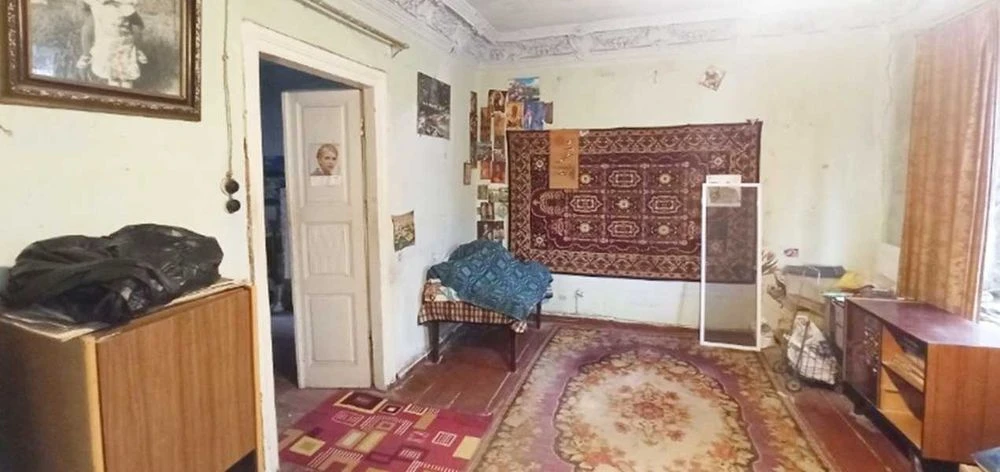 продам 2 кімнатну квартиру 53 м з цокольним приміщенням та д