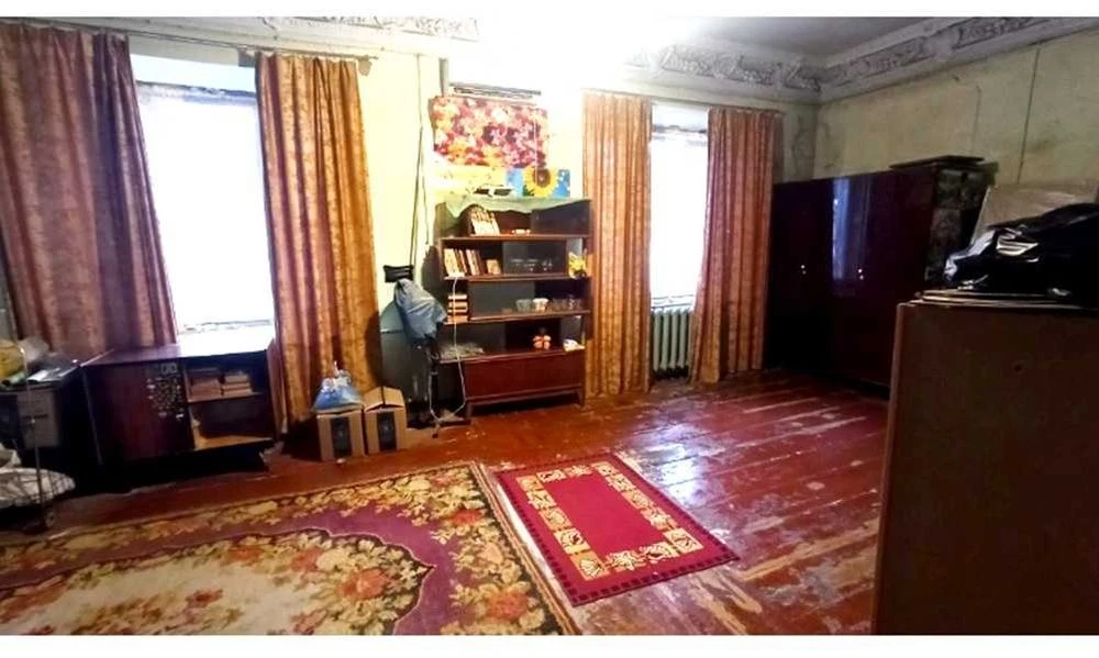продам 2 кімнатну квартиру 53 м з цокольним приміщенням та д