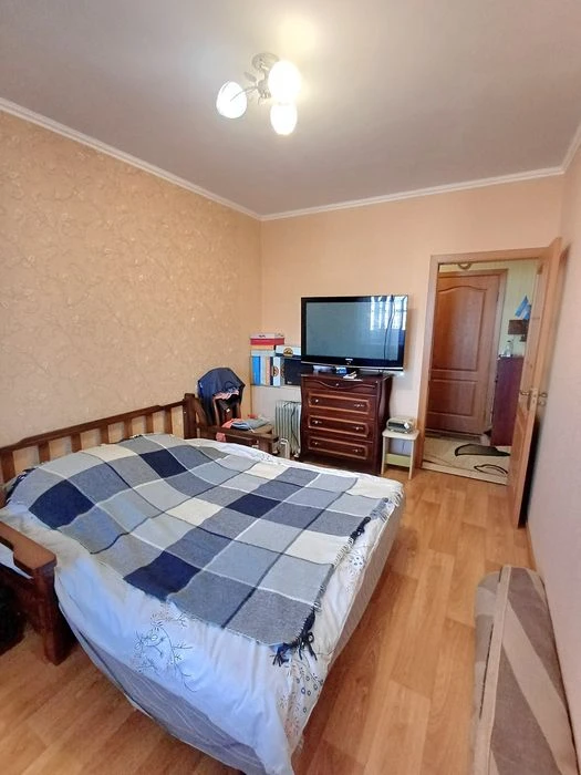 Продам Отличную 2-х комнатную " Чешку" в Центре