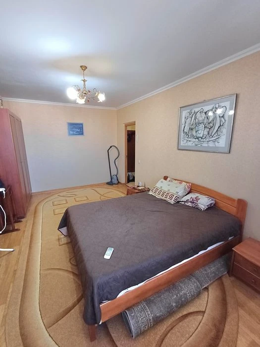Продам Отличную 2-х комнатную " Чешку" в Центре