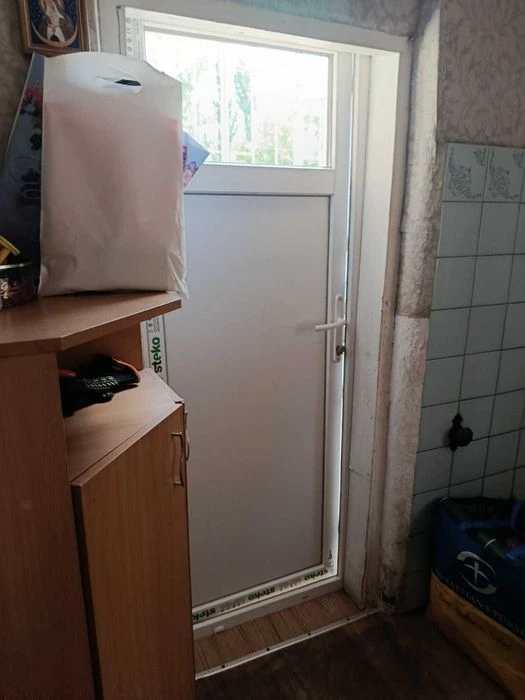 продам 2 кімнатну квартиру  Погранічна -Корабелів, 1 поверх,