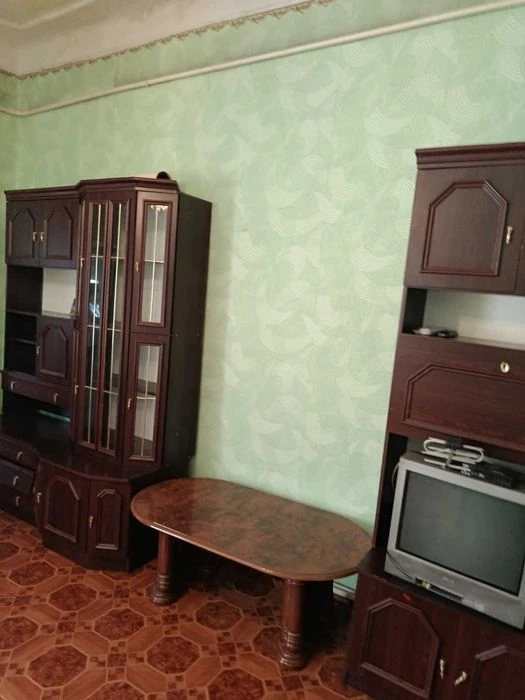 продам 2 кімнатну квартиру  Погранічна -Корабелів, 1 поверх,