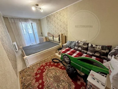 Є.Логінова/Кінцева 75 маршруту 2к квартира в Продажі з ремон