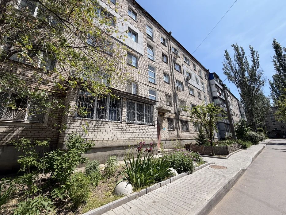 Є.Логінова/Кінцева 75 маршруту 2к квартира в Продажі з ремон