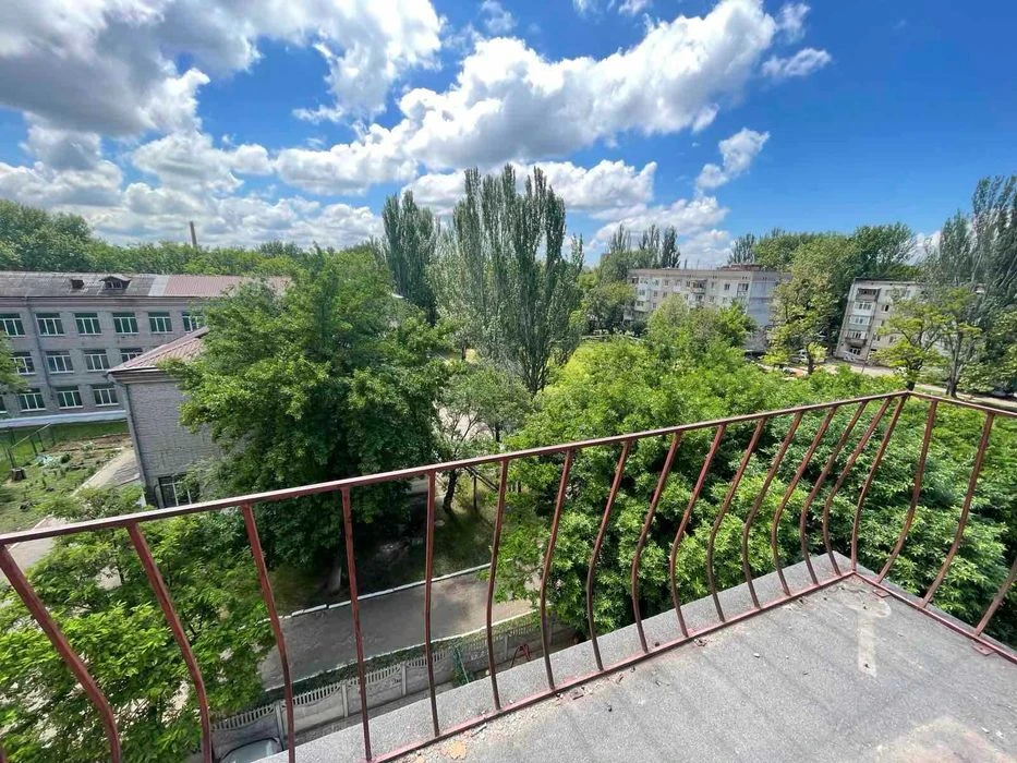 Продаю квартиру.  Миколаївська. Новобудова