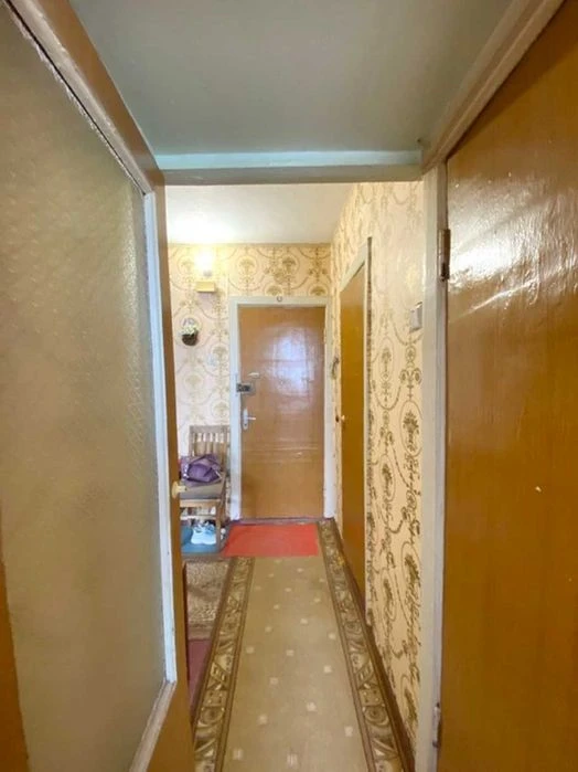 Продаю 2-кімнатну квартиру на Намиві.Торг. ц6