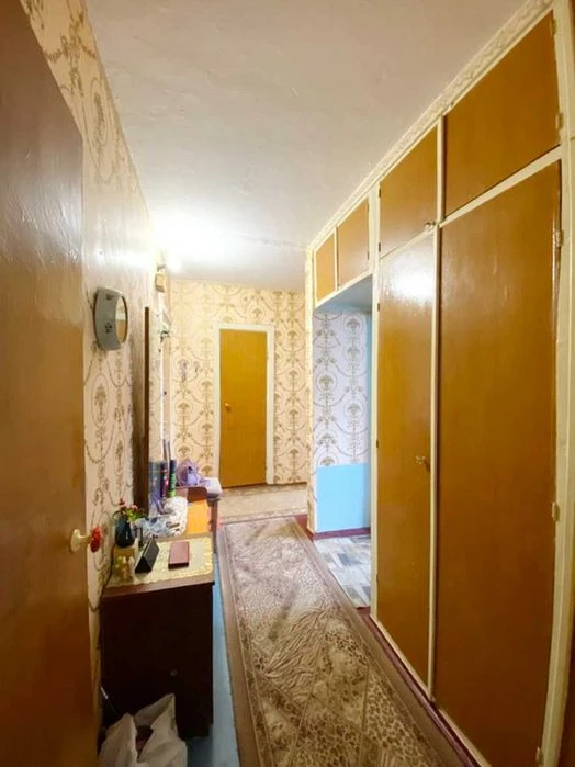 Продаю 2-кімнатну квартиру на Намиві.Торг. ц6