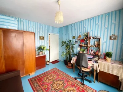 Продаю 2-кімнатну квартиру на Намиві.Торг. ц6
