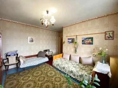 Продаю 2-кімнатну квартиру на Намиві.Торг. ц6