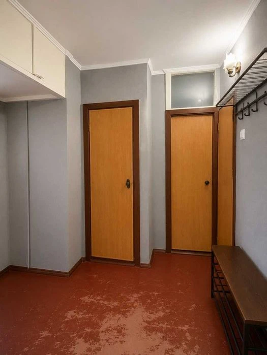 Продаю простору 1-кімнатну квартиру на Намиві. ц6