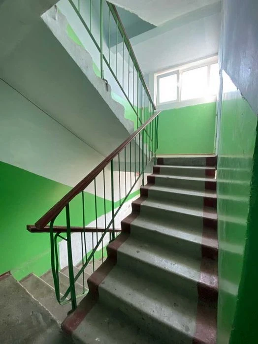 Продаю простору 1-кімнатну квартиру на Намиві. ц6
