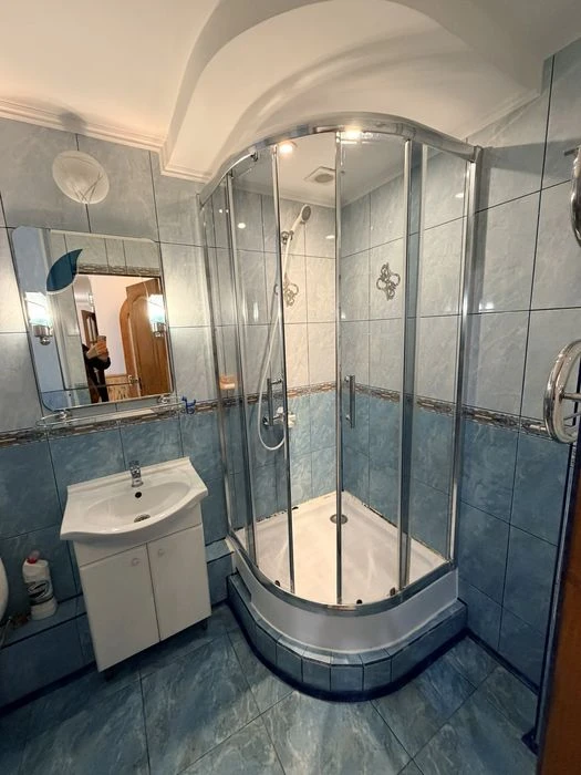 3к.кв.,вул.3 Слобідська та про.Центральний-60000$