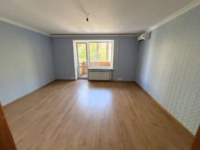 3к.кв.,вул.3 Слобідська та про.Центральний-60000$