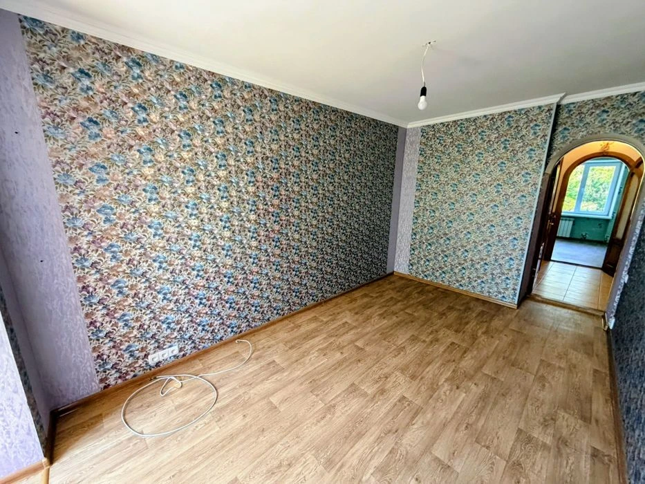 3к.кв.,вул.3 Слобідська та про.Центральний-60000$