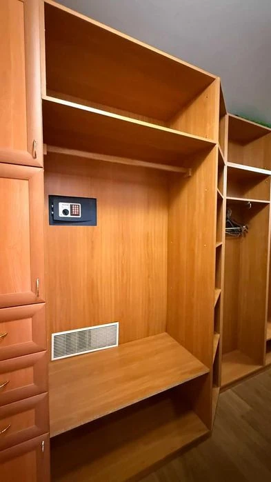 Продам розкішну 3-кімнатну квартиру, пр. Центральний (33 кв.