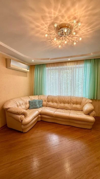 Продам розкішну 3-кімнатну квартиру, пр. Центральний (33 кв.