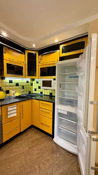 Продам розкішну 3-кімнатну квартиру, пр. Центральний (33 кв.