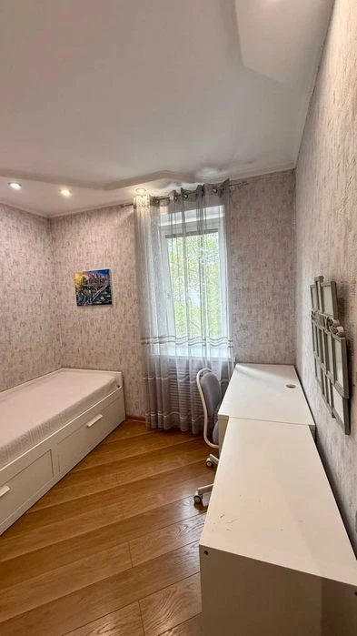 Продам розкішну 3-кімнатну квартиру, пр. Центральний (33 кв.