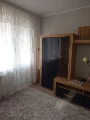 Продам затишну однокімнатну квартиру по вулиці Космонавтів.