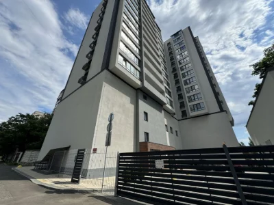 Продаж великогабаритної однокімнатноі квартири в новому ЖК н