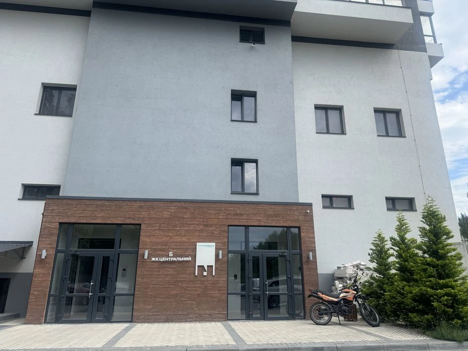 Продаж трикімнатної квартири в новому ЖК на проспекті Центра